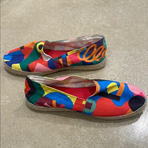 Colorful Slip-On Espadrilles with Abstract Pattern - Picture 4 of 4